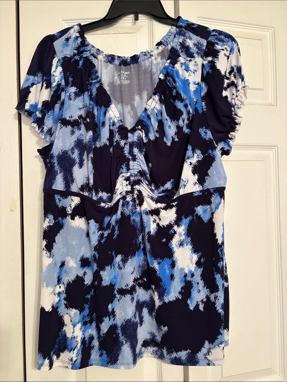 Lane Bryant Women’s Blue Abstract Print V-Neck Top